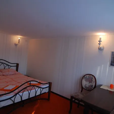 بيت ضيافة Daissy Puhkekula Mändjala