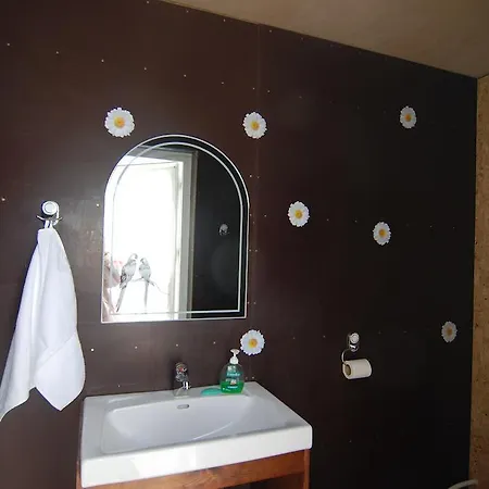 بيت ضيافة Daissy Puhkekula Mändjala